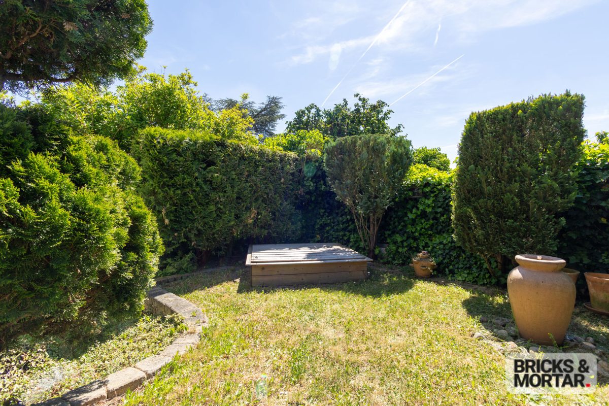 Immobilienangebot - Frankfurt am Main - Alle - Wunderschöne Doppelhaushälfte im Herzen von Bergen-Enkheim
