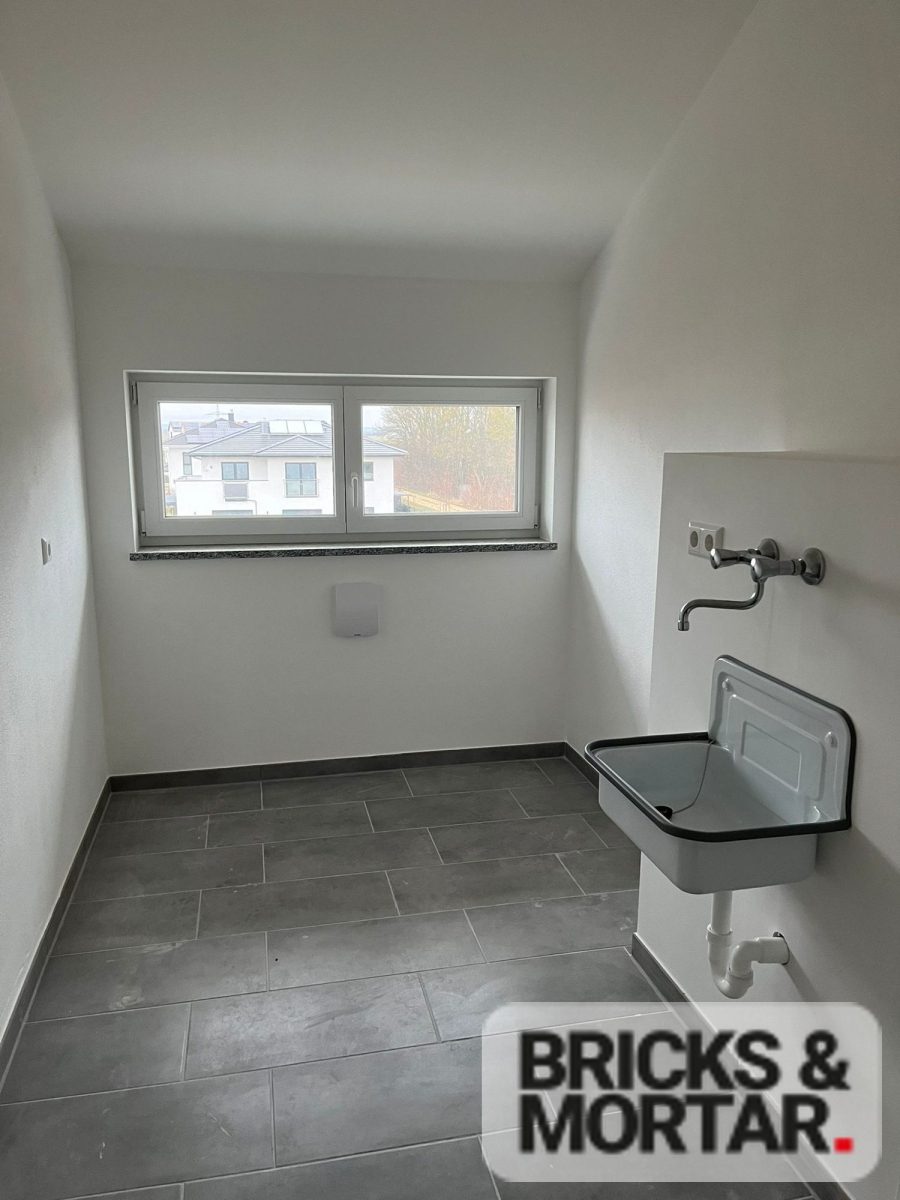 Immobilienangebot - Deiningen - Alle - "Lebe zum halben Preis" für Senioren!
 Erstbezug der großzügigen 3,5 Zimmer Wohnung mit Balkon
