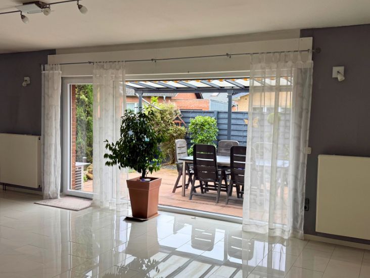 Immobilienangebot - Erftstadt - Alle - +++ Erftstadt: Lichtdurchflutetes Haus mit großem Platzangebot und ausgebautem Keller