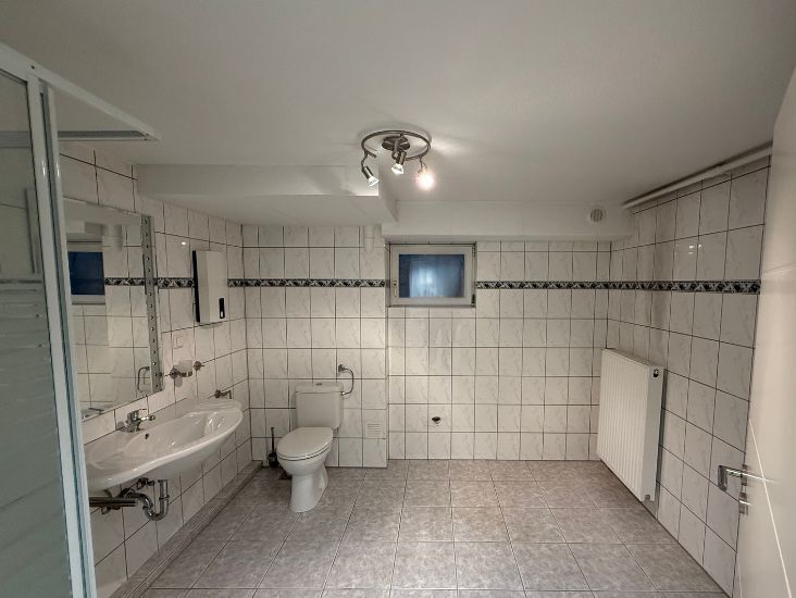 Immobilienangebot - Erftstadt - Alle - +++ Erftstadt: Lichtdurchflutetes Haus mit großem Platzangebot und ausgebautem Keller