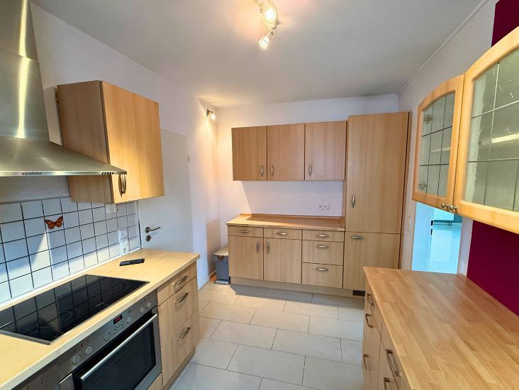 Immobilienangebot - Erftstadt - Alle - +++ Erftstadt: Lichtdurchflutetes Haus mit großem Platzangebot und ausgebautem Keller