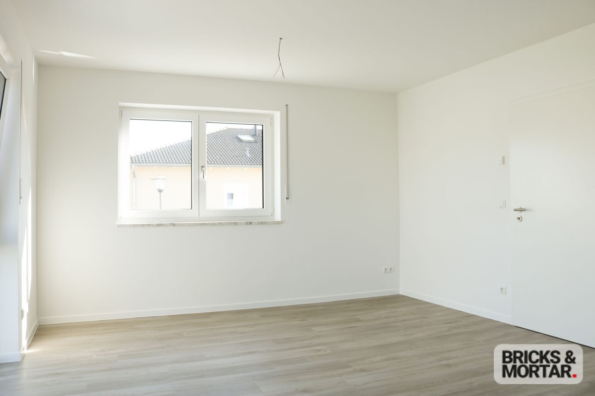Immobilienangebot - Maxhütte-Haidhof - Alle - Moderne 4-Zimmer-Wohnung – Neubau in ruhiger Lage von Maxhütte-Haidhof