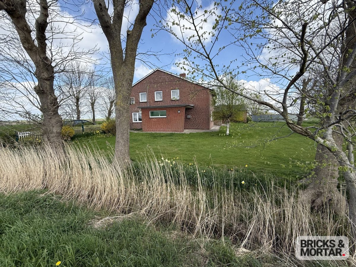 Immobilienangebot - Nordstrand - Alle - Idyllischer Resthof mit großem Grundstück und Weidefläche – Ihr Traum vom Landleben