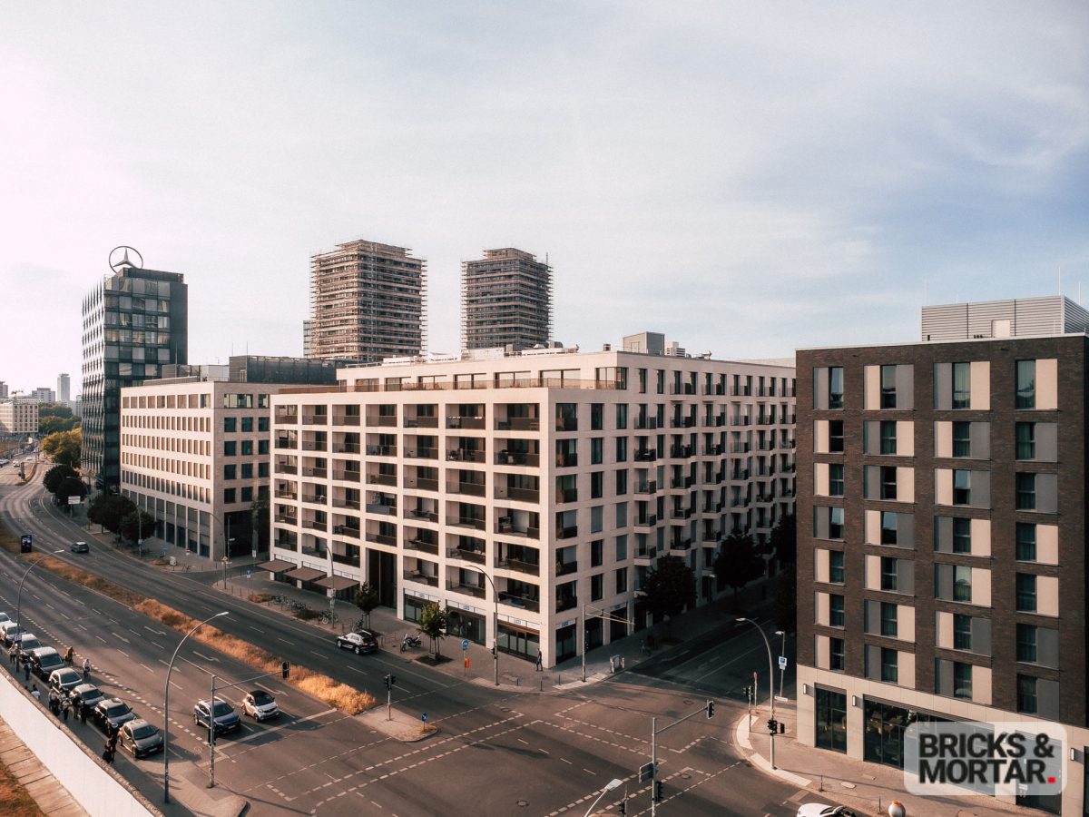 Immobilienangebot - Berlin Friedrichshain - Alle - Exklusives Wohnen an der Spree: 4-Zimmer-Wohnung mit Concierge-Service und stilvollem Ambiente