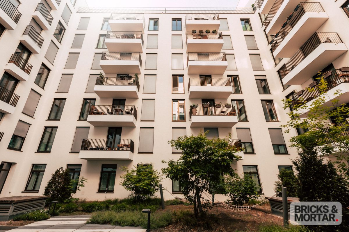 Immobilienangebot - Berlin Friedrichshain - Alle - Exklusives Wohnen an der Spree: 4-Zimmer-Wohnung mit Concierge-Service und stilvollem Ambiente