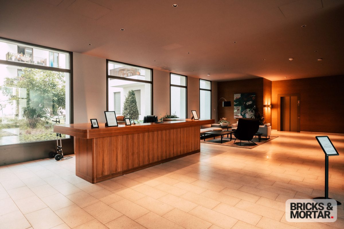 Immobilienangebot - Berlin Friedrichshain - Alle - Exklusives Wohnen an der Spree: 4-Zimmer-Wohnung mit Concierge-Service und stilvollem Ambiente
