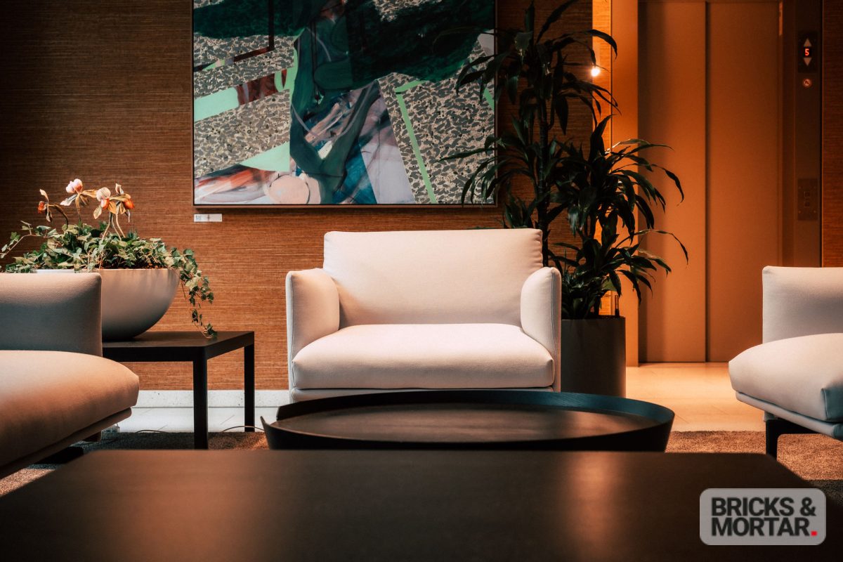 Immobilienangebot - Berlin Friedrichshain - Alle - Exklusives Wohnen an der Spree: 4-Zimmer-Wohnung mit Concierge-Service und stilvollem Ambiente