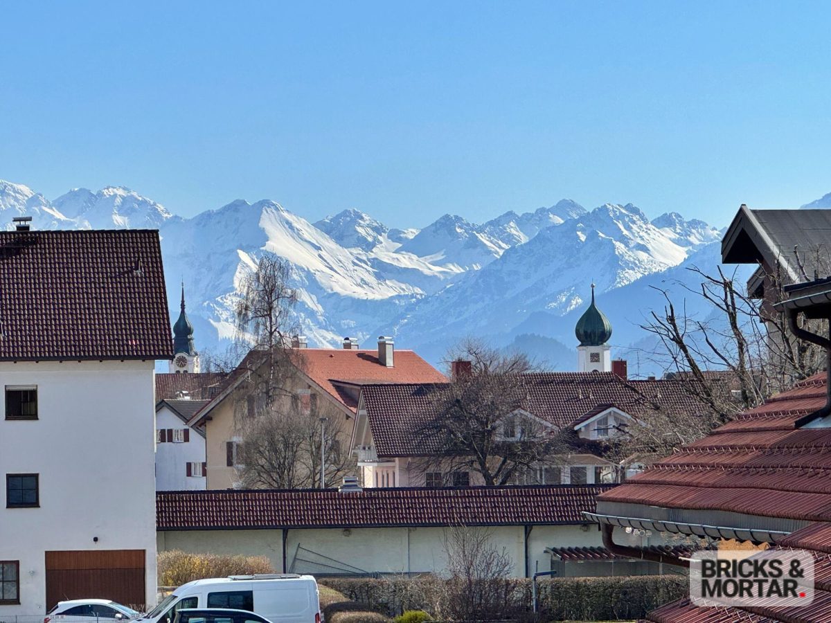 Immobilienangebot - Sonthofen - Alle - Lichtdurchflutete DG-Wohnung im Allgäuer Stil mit Alpenblick
