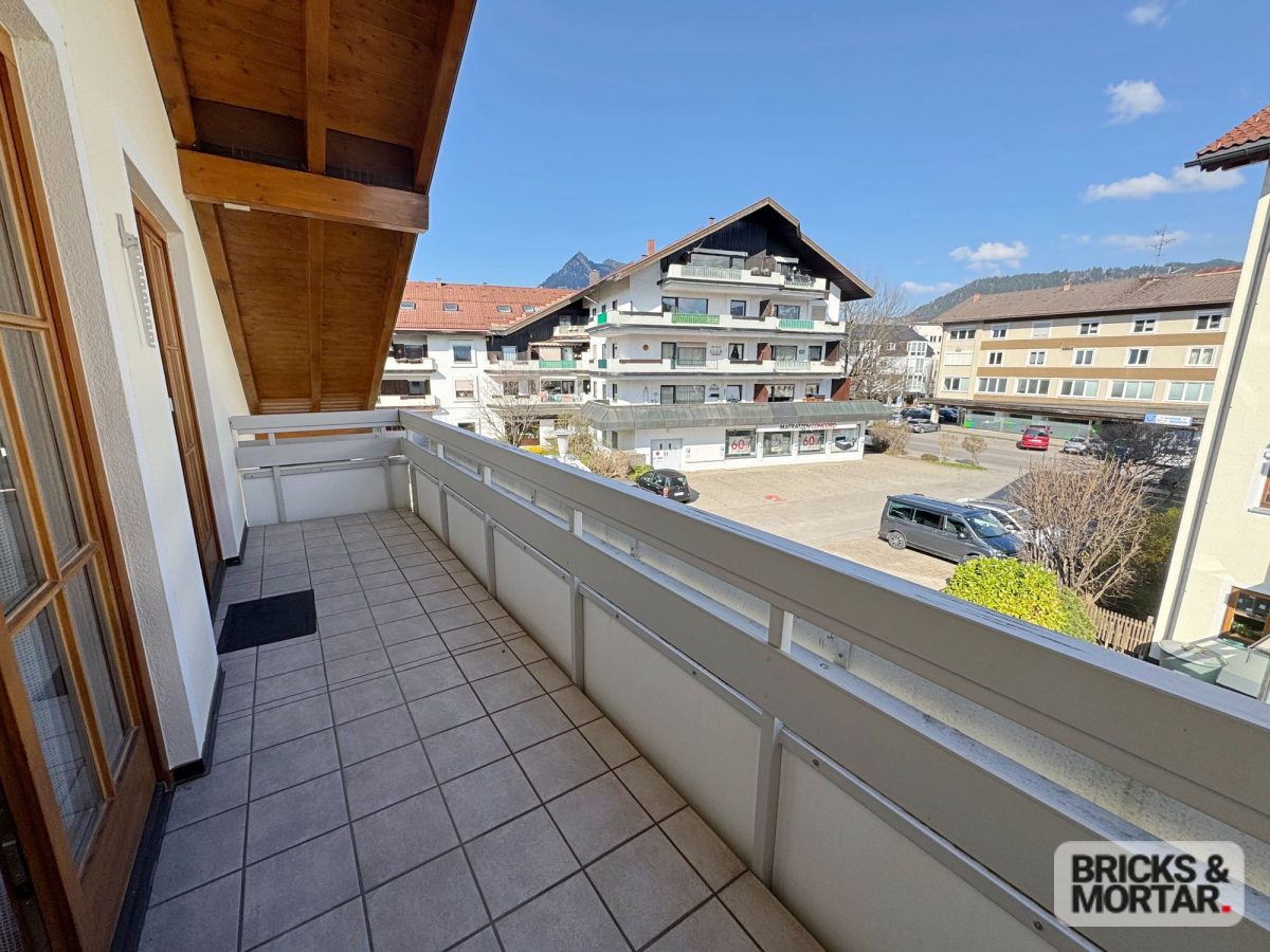 Immobilienangebot - Sonthofen - Alle - Lichtdurchflutete DG-Wohnung im Allgäuer Stil mit Alpenblick