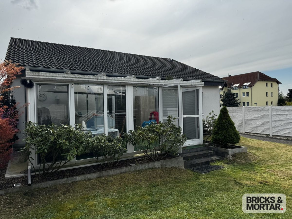 Immobilienangebot - Thalheim - Alle - Kleines Paradies gesucht? 3-Zimmer-Bungalow mit Garten und Flair!