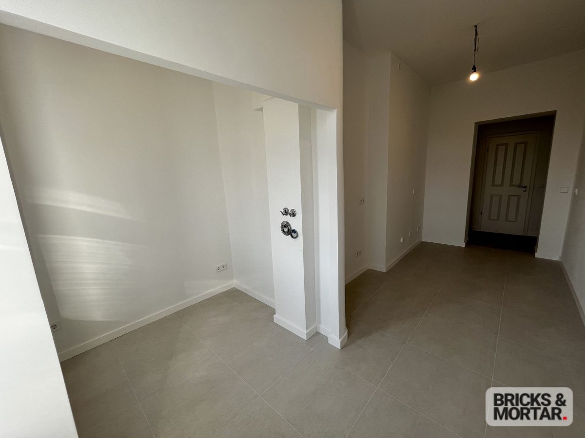 Immobilienangebot - Berlin - Alle - Erstbezug nach Sanierung in Charlottenburg:4-Zimmer Altbauwohnung,2 Bäder und Balkon am Funkturm