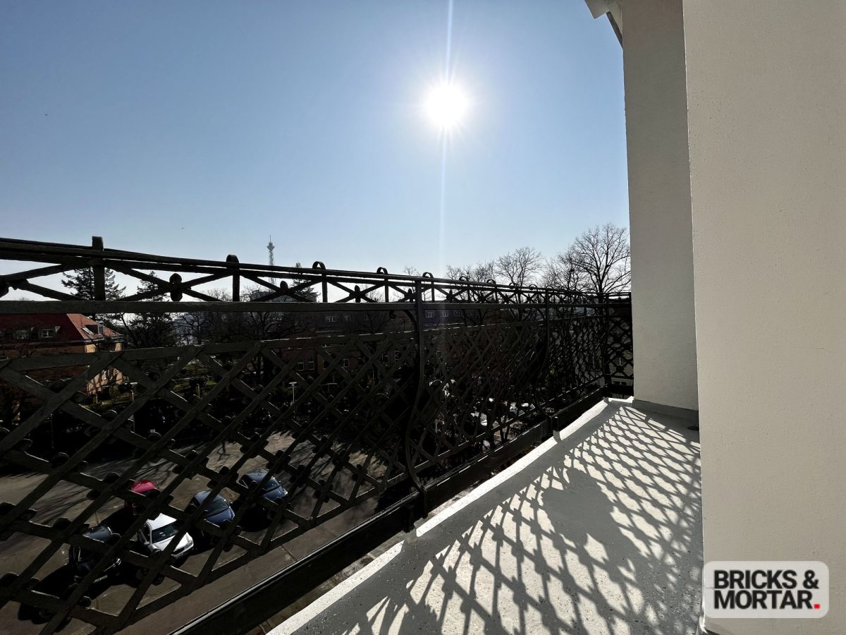 Immobilienangebot - Berlin - Alle - Erstbezug nach Sanierung in Charlottenburg:4-Zimmer Altbauwohnung,2 Bäder und Balkon am Funkturm