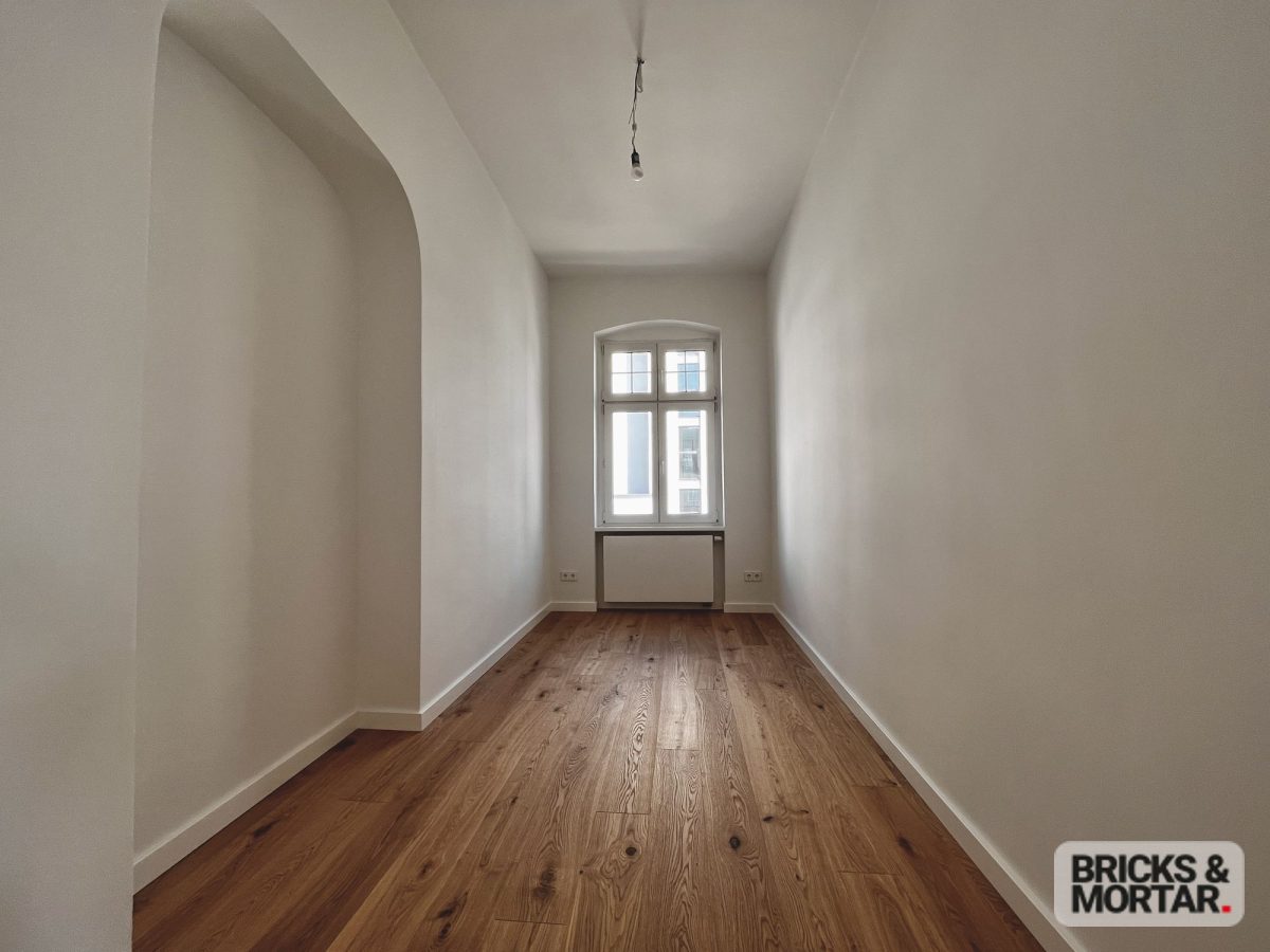 Immobilienangebot - Berlin - Alle - Erstbezug nach Sanierung in Charlottenburg:4-Zimmer Altbauwohnung,2 Bäder und Balkon am Funkturm