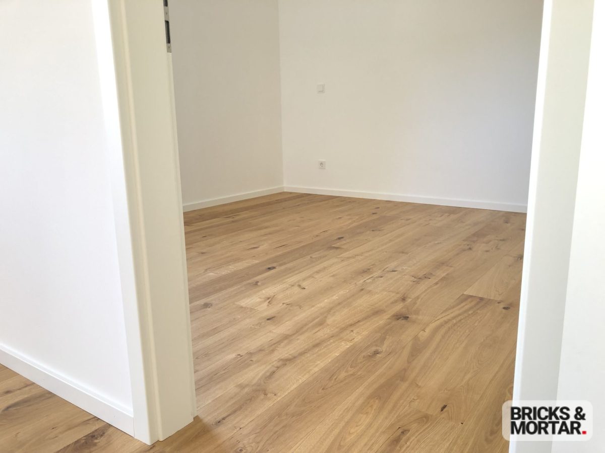 Immobilienangebot - Berlin - Alle - Erstbezug nach Sanierung in Berlin-Westend: 2,5-Zimmer Wohnung mit Balkon und Lift