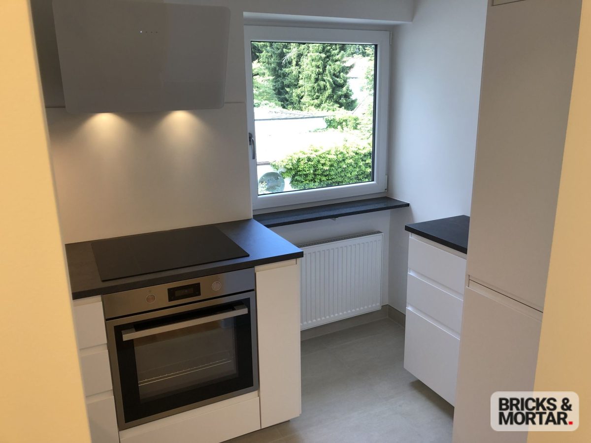 Immobilienangebot - Berlin - Alle - Erstbezug nach Sanierung in Berlin-Westend: 2,5-Zimmer Wohnung mit Balkon und Lift
