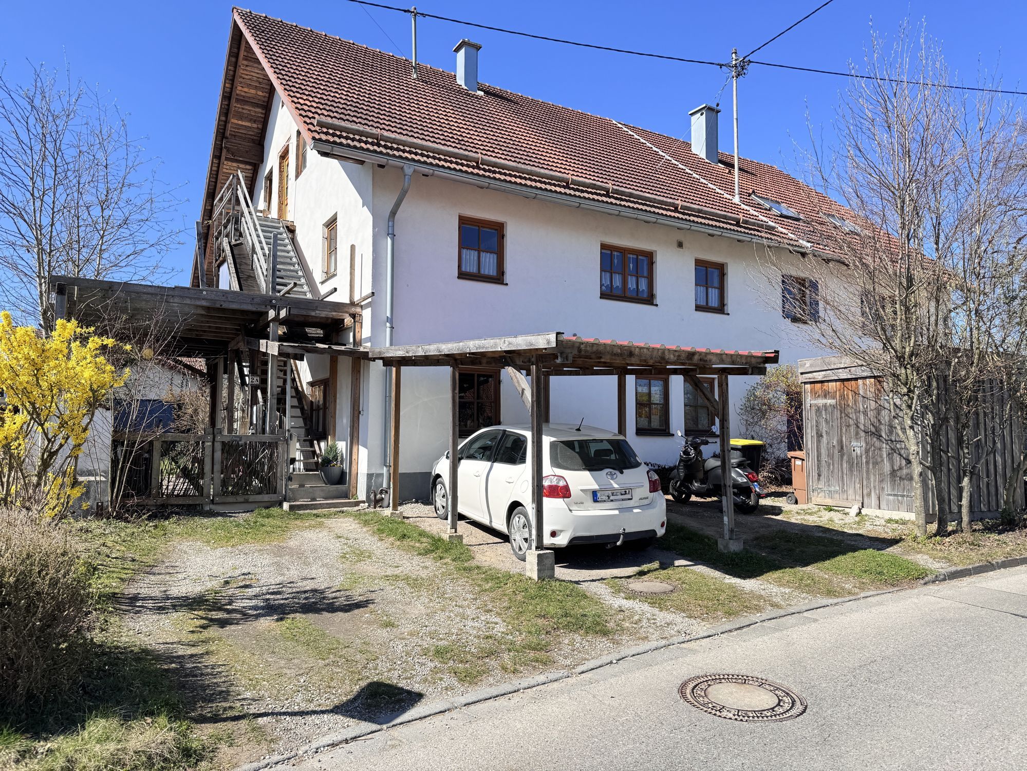 Immobilienangebot - Markt Wald - Alle - Charmante Doppelhaushälfte mit zwei Wohneinheiten, ausbaufähigem Dachgeschoss und Naturgarten