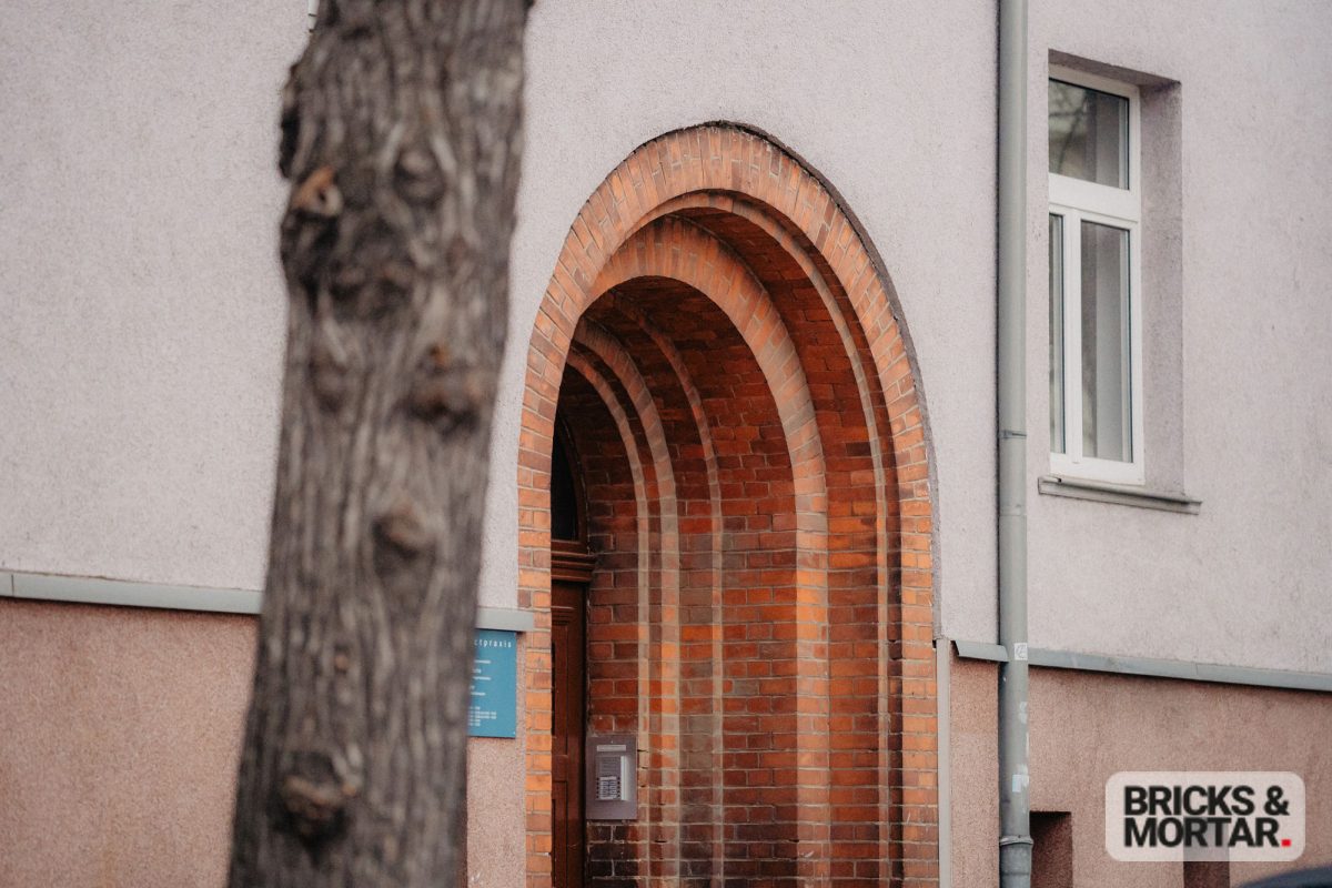 Immobilienangebot - Halle - Alle - Zeitgemäßes Wohnen mit Charme: Helle Hochparterre-Wohnung mit hochwertiger Ausstattung