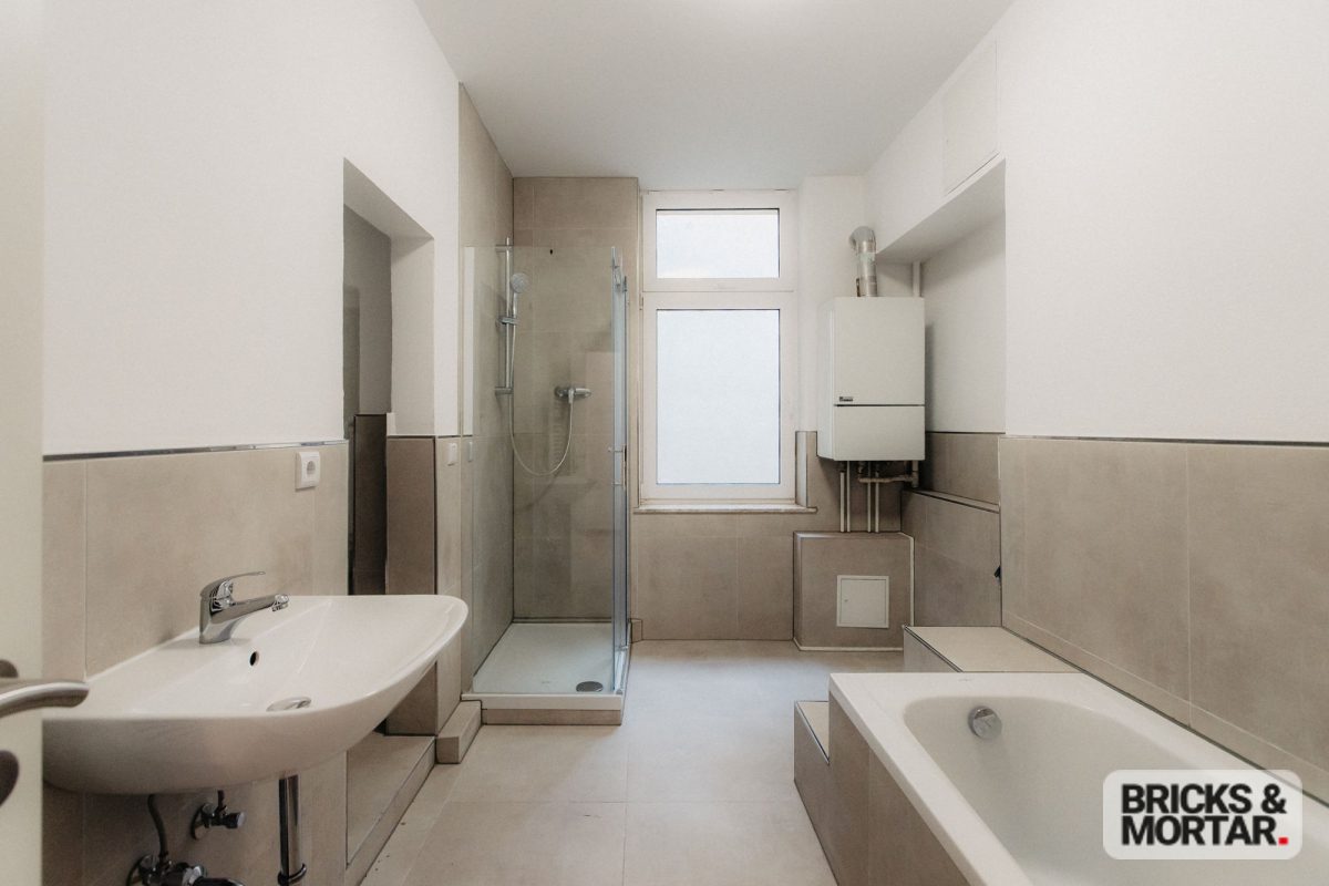 Immobilienangebot - Halle - Alle - Zeitgemäßes Wohnen mit Charme: Helle Hochparterre-Wohnung mit hochwertiger Ausstattung