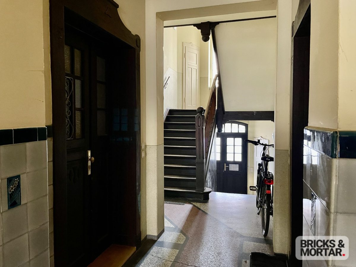 Immobilienangebot - Leipzig / Stötteritz - Alle - Charmantes Wohnen im Altbau-Stil: Drei-Zimmer-Wohnung mit Balkon und zeitgemäßer Ausstattung