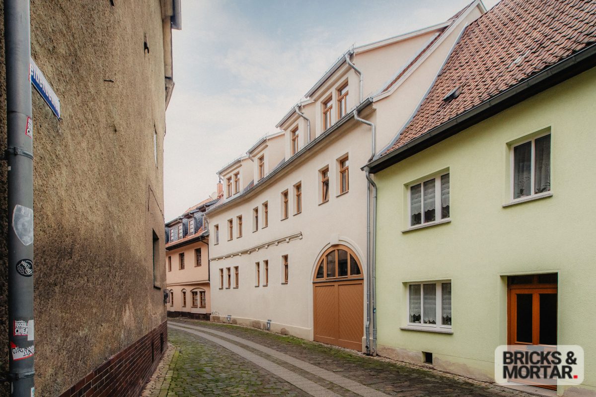 Immobilienangebot - Sangerhausen - Alle - Komplett vermietetes Mehrfamilienhaus mit 6 barrierefreien Wohnungen und Stellplätzen in Sangerhausen