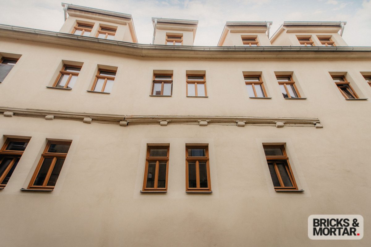 Immobilienangebot - Sangerhausen - Alle - Komplett vermietetes Mehrfamilienhaus mit 6 barrierefreien Wohnungen und Stellplätzen in Sangerhausen