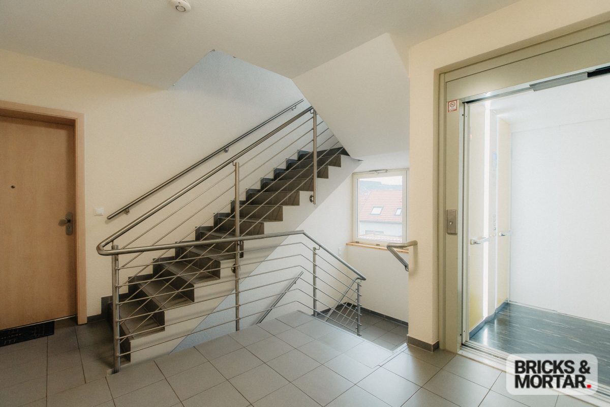 Immobilienangebot - Sangerhausen - Alle - Komplett vermietetes Mehrfamilienhaus mit 6 barrierefreien Wohnungen und Stellplätzen in Sangerhausen