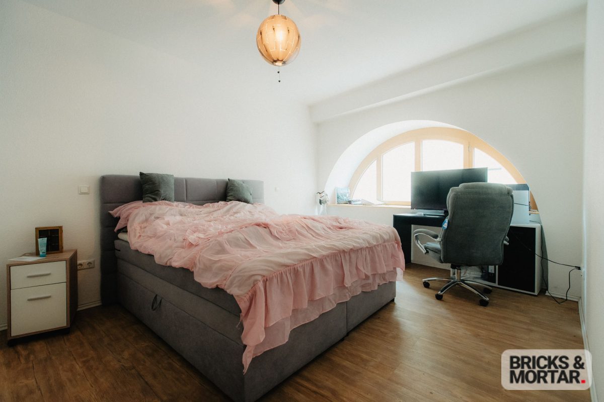 Immobilienangebot - Sangerhausen - Alle - Komplett vermietetes Mehrfamilienhaus mit 6 barrierefreien Wohnungen und Stellplätzen in Sangerhausen