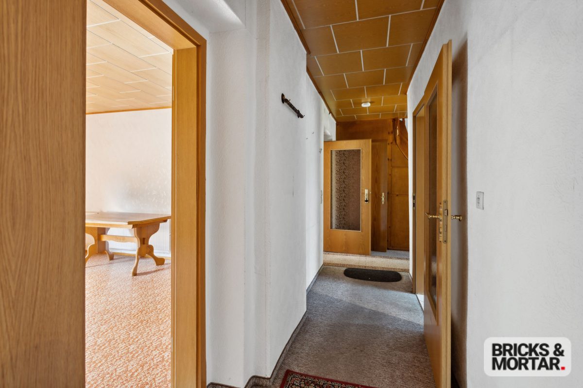 Immobilienangebot - Querfurt - Alle - Attraktive Doppelhaushälfte in Querfurt – Ideal gelegen, großzügig und komfortabel.
