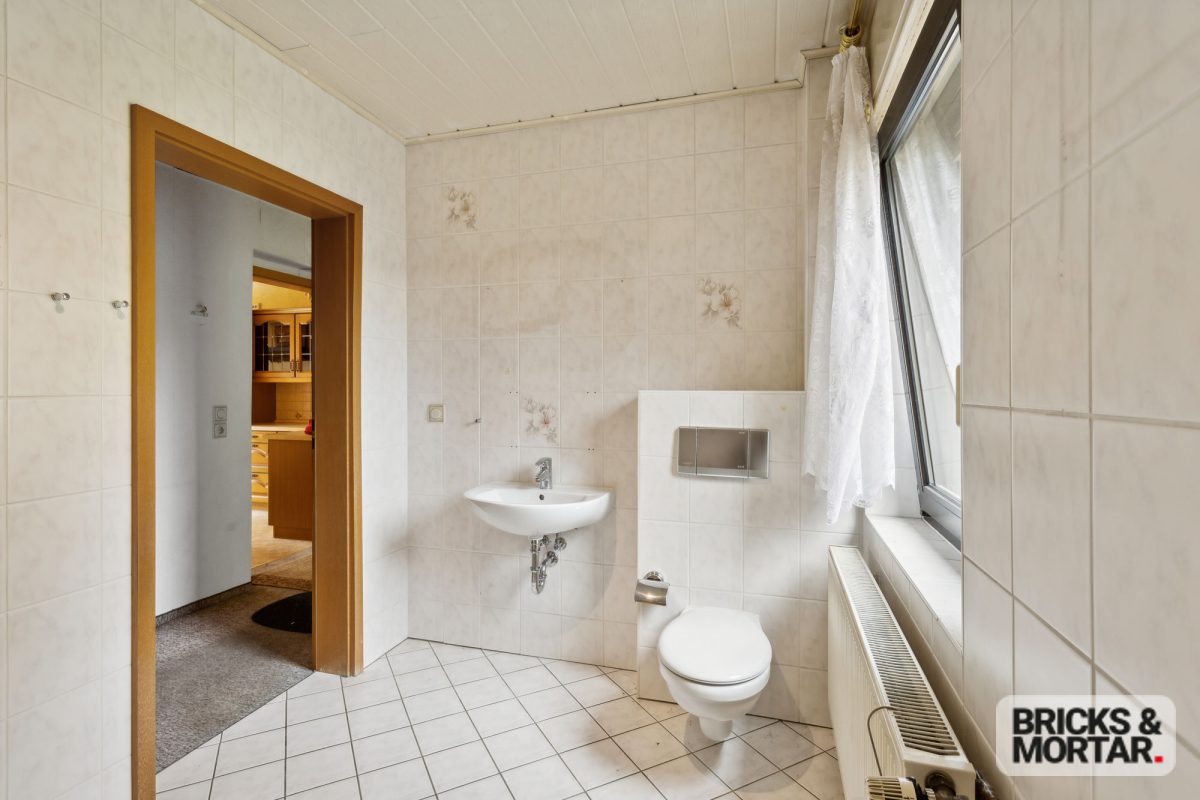 Immobilienangebot - Querfurt - Alle - Attraktive Doppelhaushälfte in Querfurt – Ideal gelegen, großzügig und komfortabel.