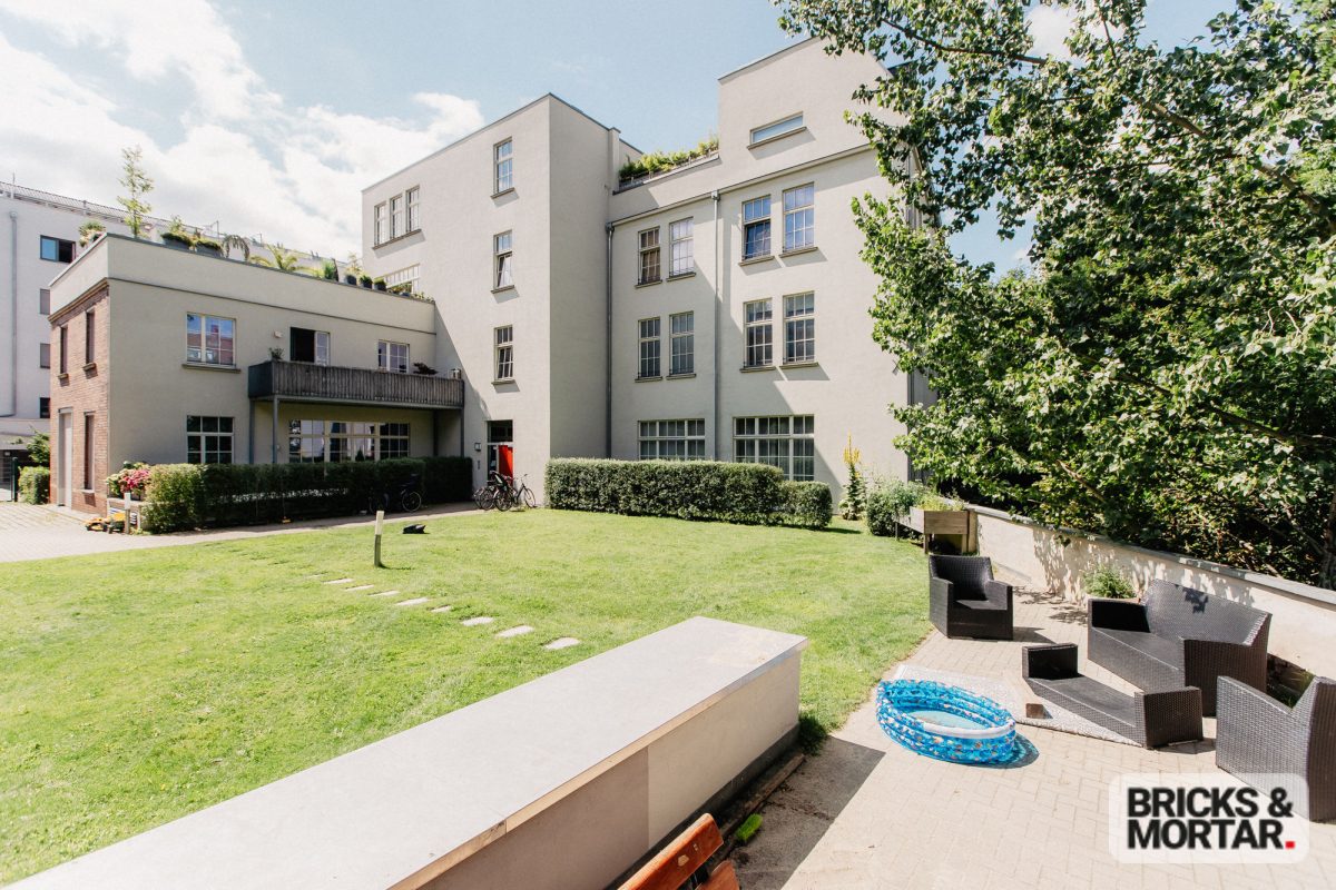 Immobilienangebot - Leipzig - Alle - Ikonisches Penthouse-Loft mit Atrium & Kamin - Bezugsfrei