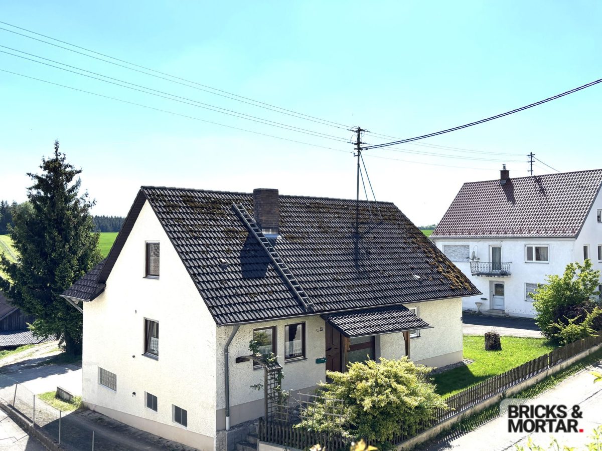 Immobilienangebot - Dinkelscherben / Grünenbaindt - Alle - Einfamilienhaus mit Potenzial
Ländlich gelegen, bereit für frische Ideen