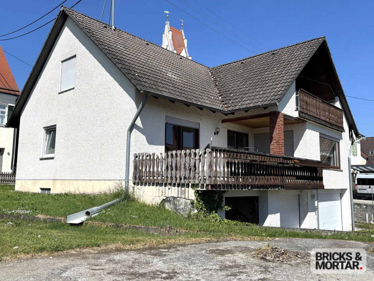Immobilienangebot - Dinkelscherben / Grünenbaindt - Alle - Einfamilienhaus mit Potenzial
Ländlich gelegen, bereit für frische Ideen