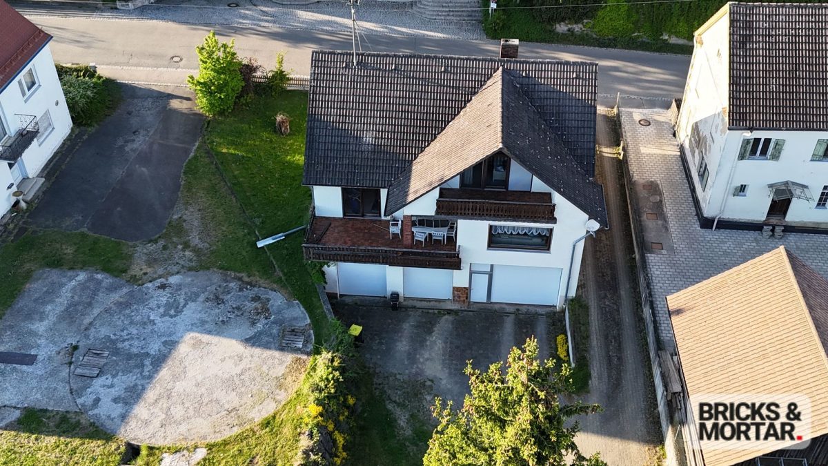 Immobilienangebot - Dinkelscherben / Grünenbaindt - Alle - Einfamilienhaus mit Potenzial
Ländlich gelegen, bereit für frische Ideen