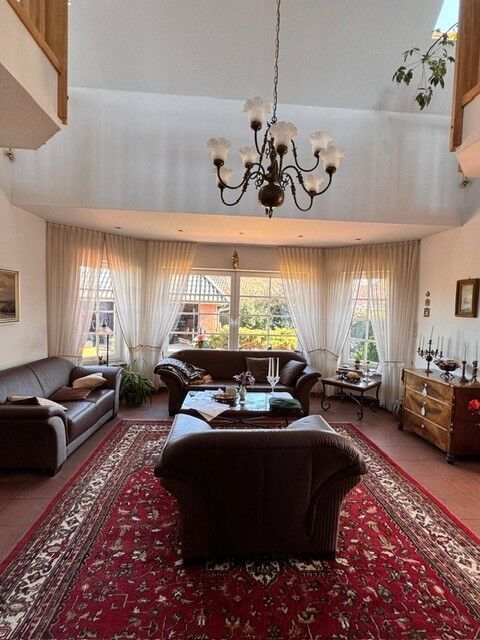 Immobilienangebot - Varel - Alle - **** Ihre Traumimmobilie ****
!!!          Provisionsfrei         !!!!
Exklusives, individuelles Einfamilienhaus mit Doppelgarage in Varel