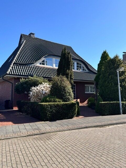 Immobilienangebot - Varel - Alle - **** Ihre Traumimmobilie ****
!!!          Provisionsfrei         !!!!
Exklusives, individuelles Einfamilienhaus mit Doppelgarage in Varel