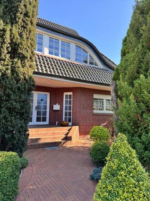 Immobilienangebot - Varel - Alle - **** Ihre Traumimmobilie ****
!!!          Provisionsfrei         !!!!
Exklusives, individuelles Einfamilienhaus mit Doppelgarage in Varel