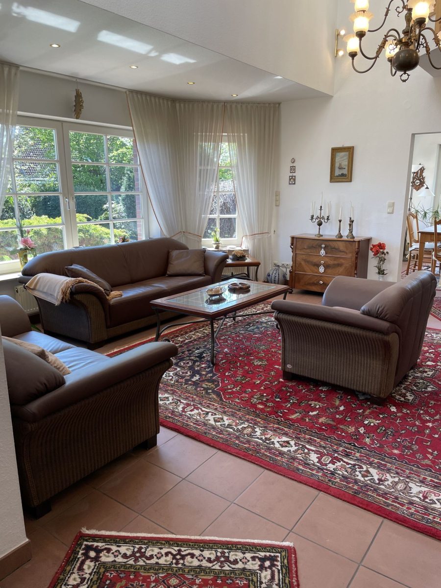 Immobilienangebot - Varel - Alle - **** Ihre Traumimmobilie ****
!!!          Provisionsfrei         !!!!
Exklusives, individuelles Einfamilienhaus mit Doppelgarage in Varel