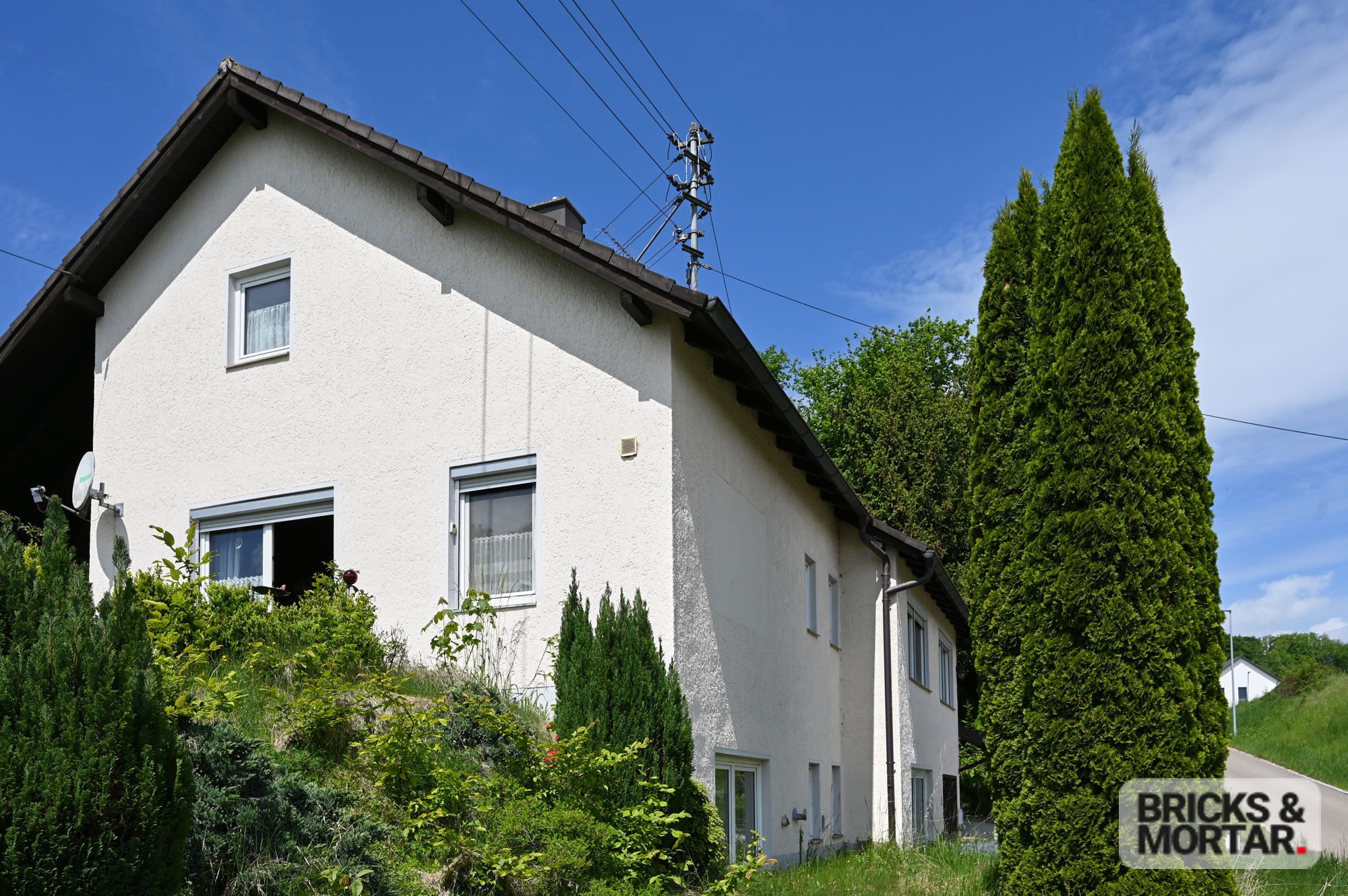 Immobilienangebot - Kirchheim in Schwaben / Hasberg - Alle - Freistehendes Einfamilienhaus mit umfassendem Renovierungsbedarf