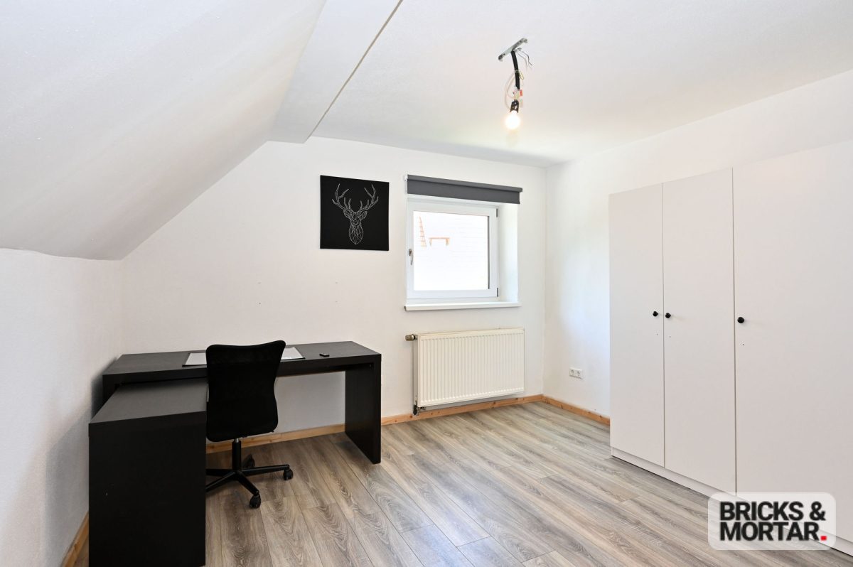 Immobilienangebot - Jettingen-Scheppach - Alle - Familientraum in Jettingen: Bauernhaus mit großem Grundstück, Scheune & Top - Anbindung A8