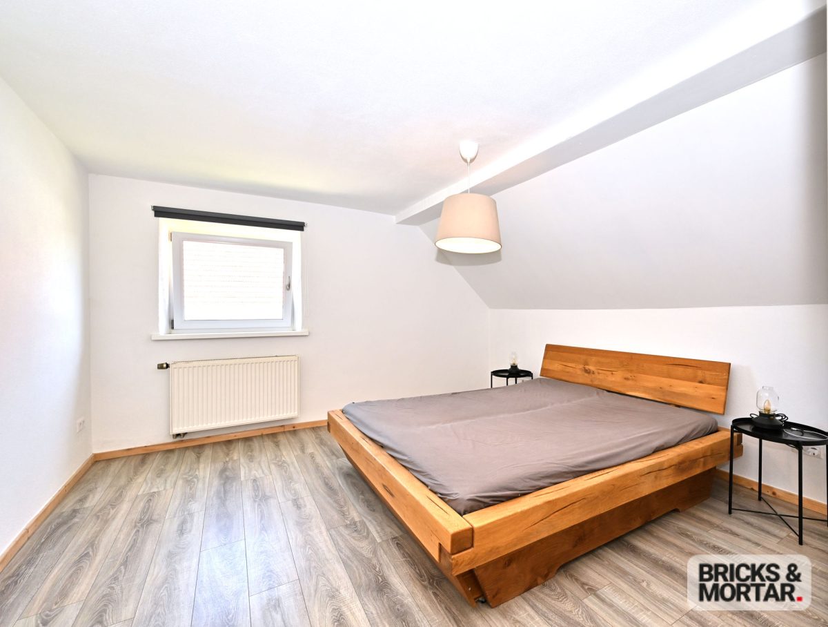 Immobilienangebot - Jettingen-Scheppach - Alle - Familientraum in Jettingen: Bauernhaus mit großem Grundstück, Scheune & Top - Anbindung A8