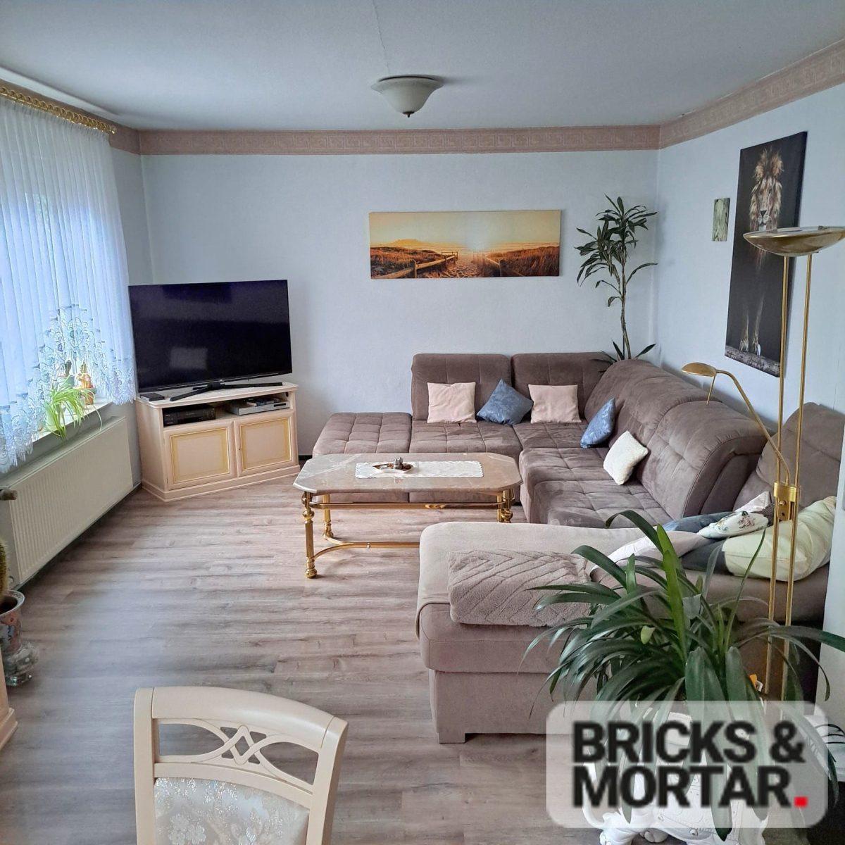Immobilienangebot - Wolfen - Alle - "Zwei Wohnungen mit Garten, ein Zuhause: Das perfekte Familiendomizil für mehrere Generationen"
