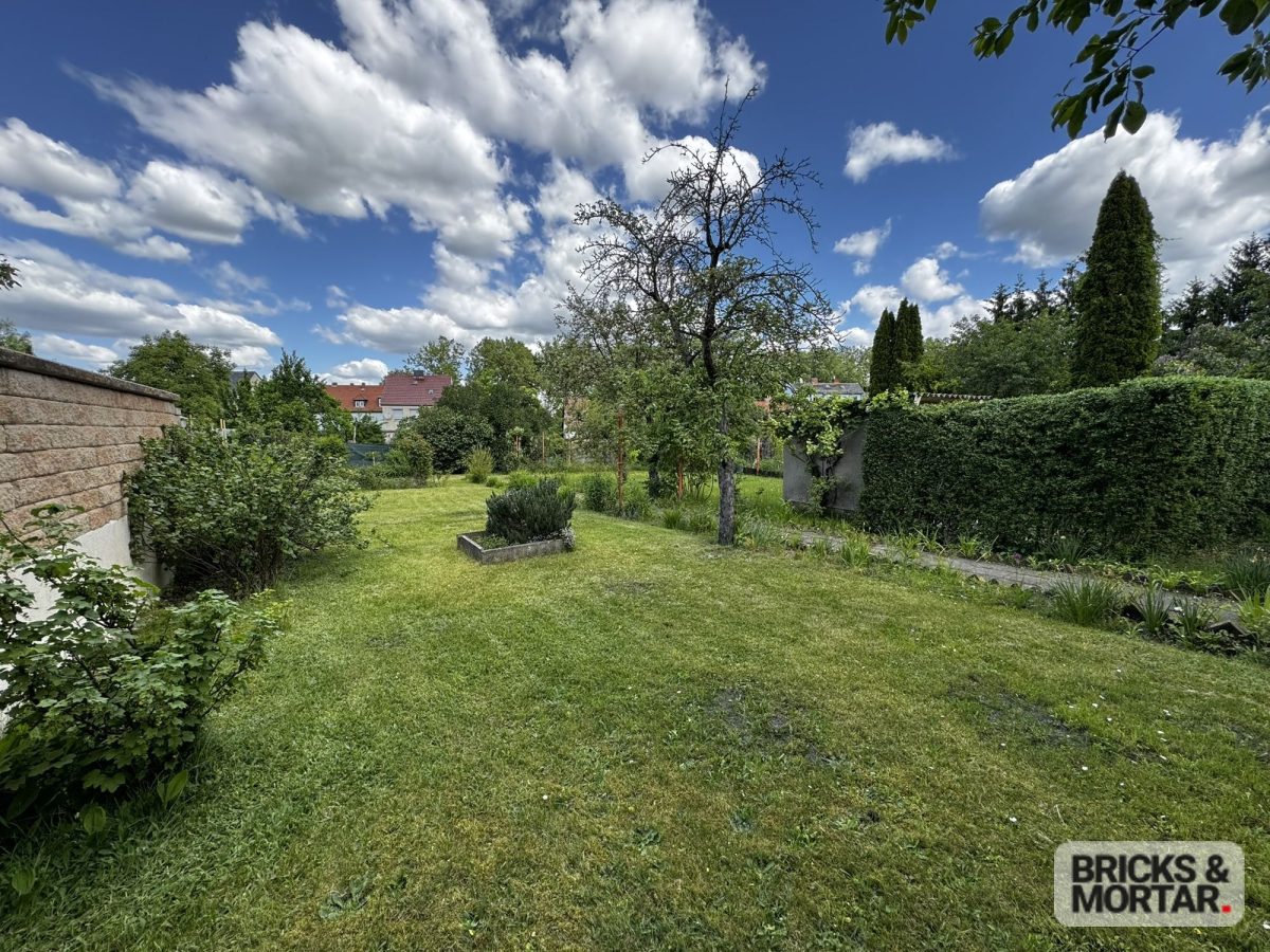Immobilienangebot - Wolfen - Alle - "Zwei Wohnungen mit Garten, ein Zuhause: Das perfekte Familiendomizil für mehrere Generationen"