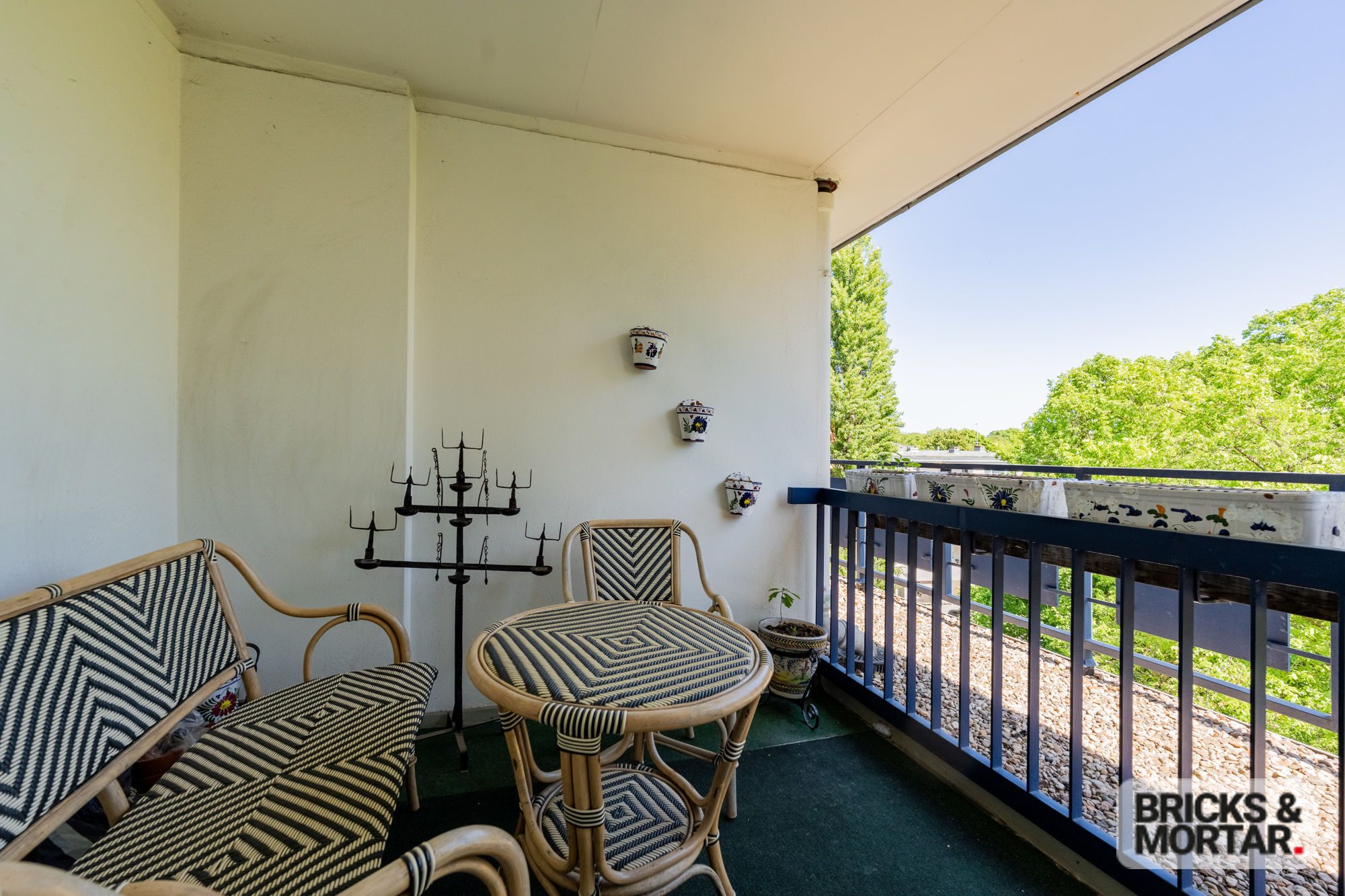 Immobilienangebot - Berlin - Alle - Lichtdurchflutete 2-Zimmer-Dachgeschosswohnung mit Loggia & Blick ins Grüne am Steglitzer Stadtpark