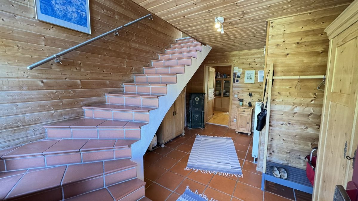 Immobilienangebot - Schwabmünchen / Schwabegg - Alle - Attraktive DHH mit großem Garten, Dachterrasse, 2 Garagen, Carport in idyllischer Lage von Schwabegg