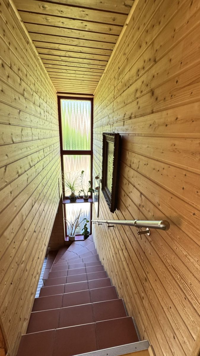 Immobilienangebot - Schwabmünchen / Schwabegg - Alle - Attraktive DHH mit großem Garten, Dachterrasse, 2 Garagen, Carport in idyllischer Lage von Schwabegg