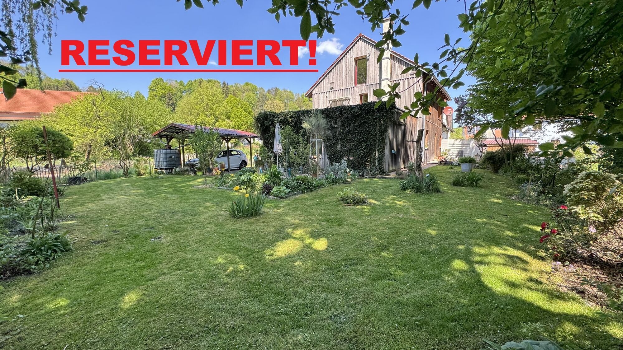 Immobilienangebot - Schwabmünchen / Schwabegg - Alle - Attraktive DHH mit großem Garten, Dachterrasse, 2 Garagen, Carport in idyllischer Lage von Schwabegg