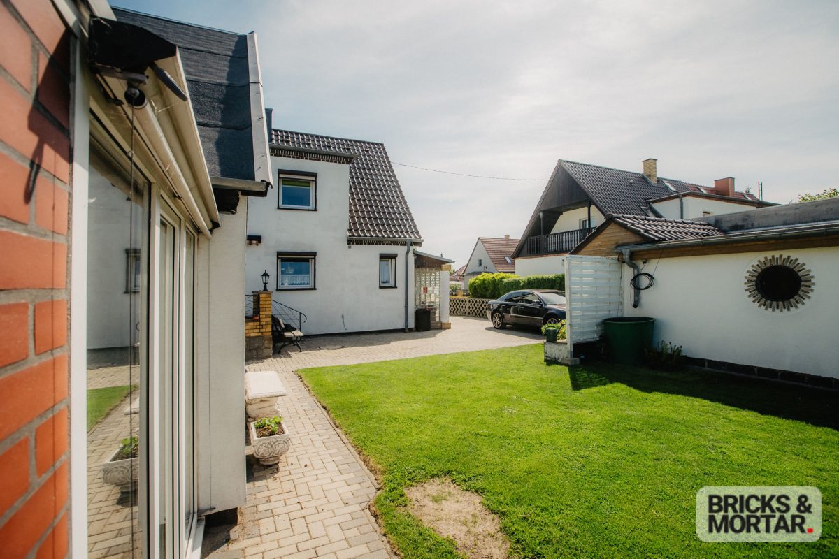 Immobilienangebot - Leipzig / Knautkleeberg - Alle - Liebevoll gepflegte Doppelhaushälfte mit Gartenparadies und vielen kleinen Besonderheiten