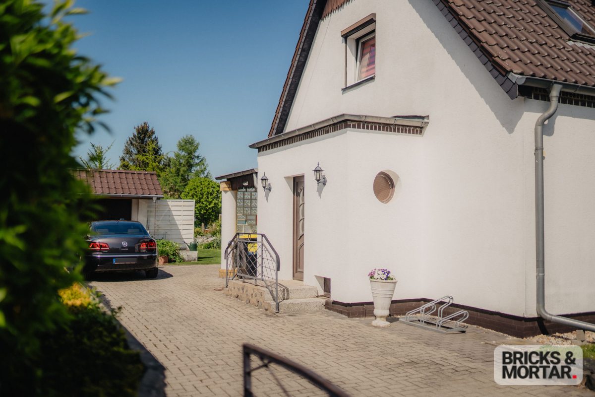 Immobilienangebot - Leipzig / Knautkleeberg - Alle - Liebevoll gepflegte Doppelhaushälfte mit Gartenparadies und vielen kleinen Besonderheiten