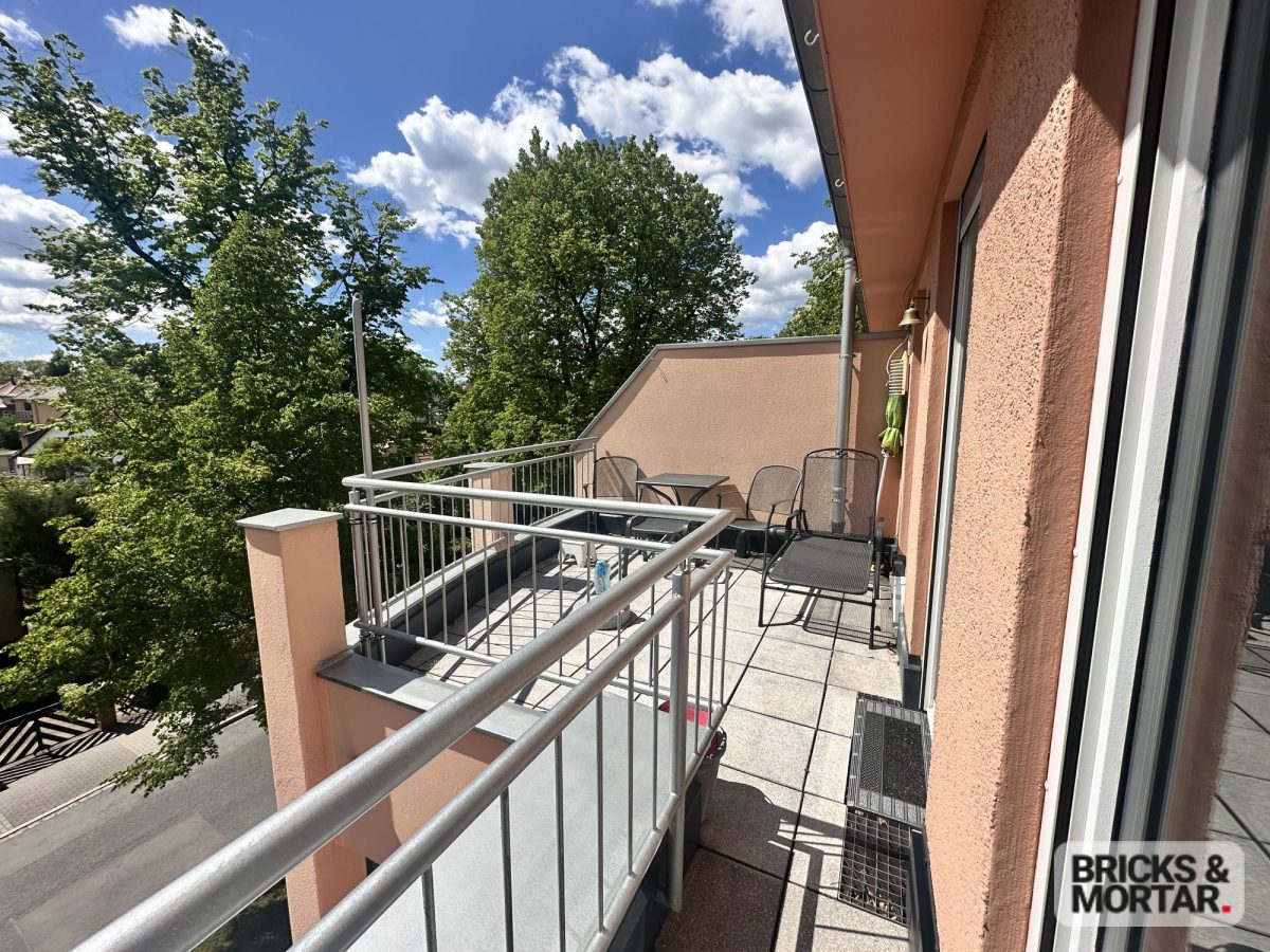 Immobilienangebot - Dresden - Alle - tolle 2 Zimmer Penthousewohnung in beliebten Stadtteil Bühlau!