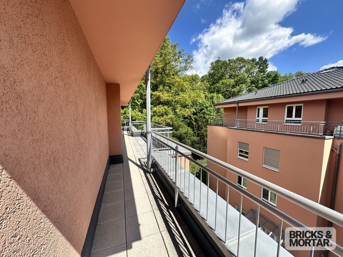 Immobilienangebot - Dresden - Alle - tolle 2 Zimmer Penthousewohnung in beliebten Stadtteil Bühlau!